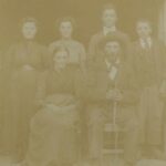 Foto di famiglia prima della partenza di Lorenzo per l'America, 1913 (archivio privato della famiglia Viviani)